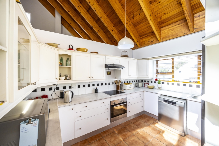 4 Bedroom Property for Sale in Bonza Bay Eastern Cape